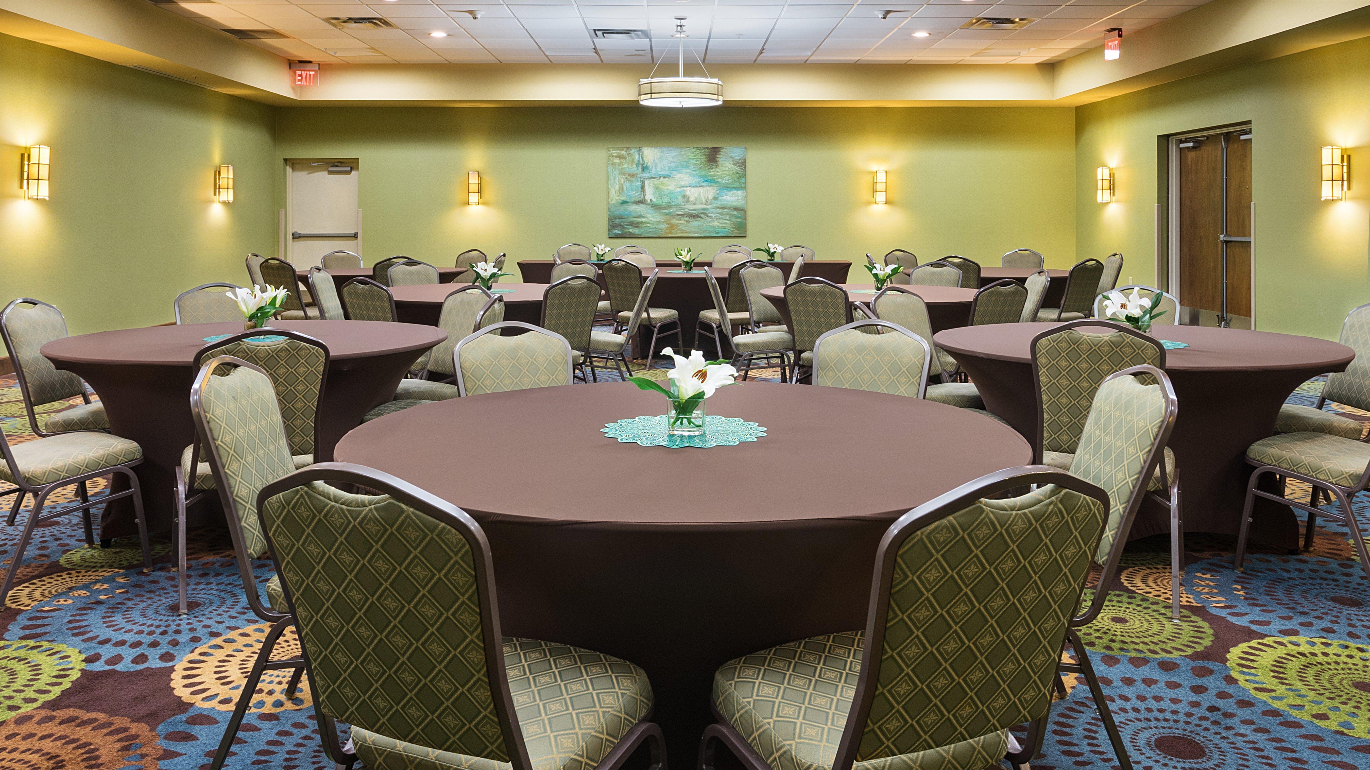 Holiday Inn Express Charleston-Civic Center By Ihg Exterior foto