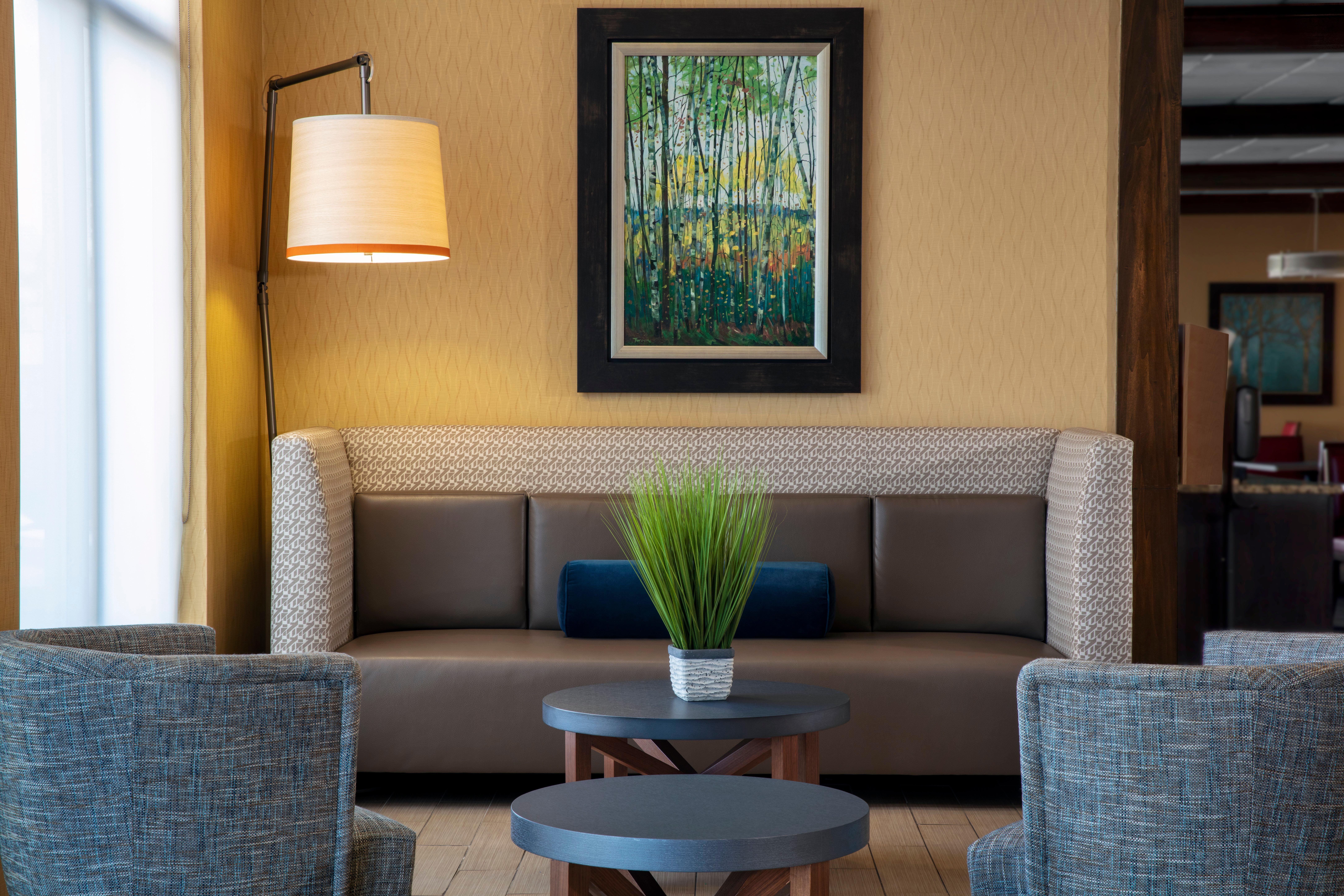 Holiday Inn Express Charleston-Civic Center By Ihg Exterior foto