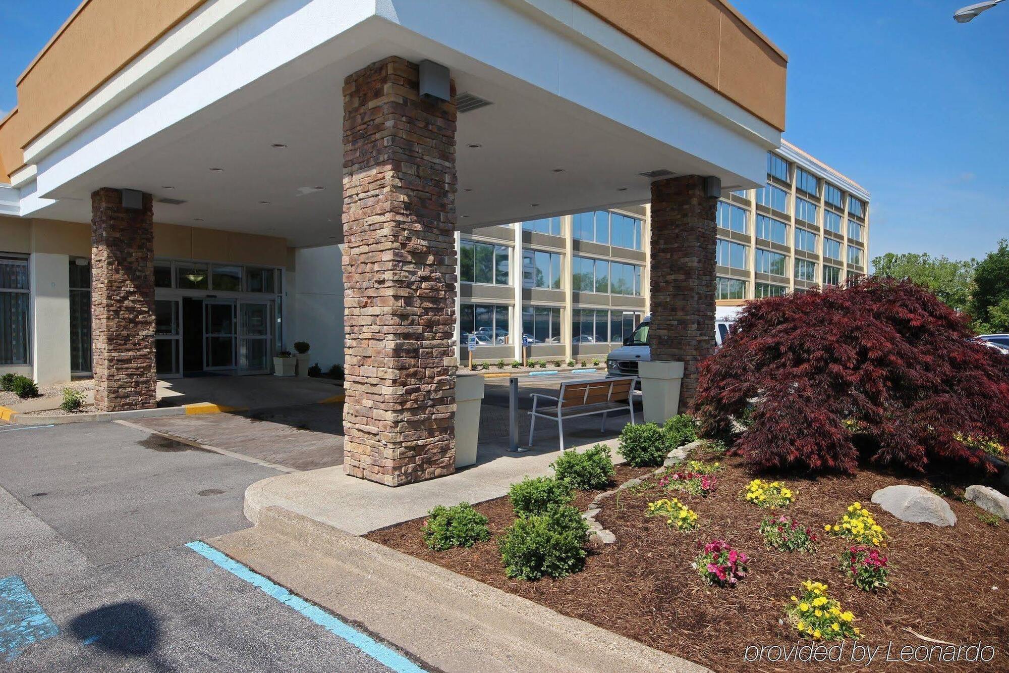 Holiday Inn Express Charleston-Civic Center By Ihg Exterior foto